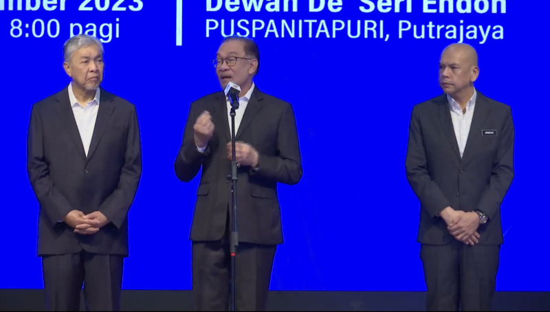Anwar wants civil servants to keep fostering good values